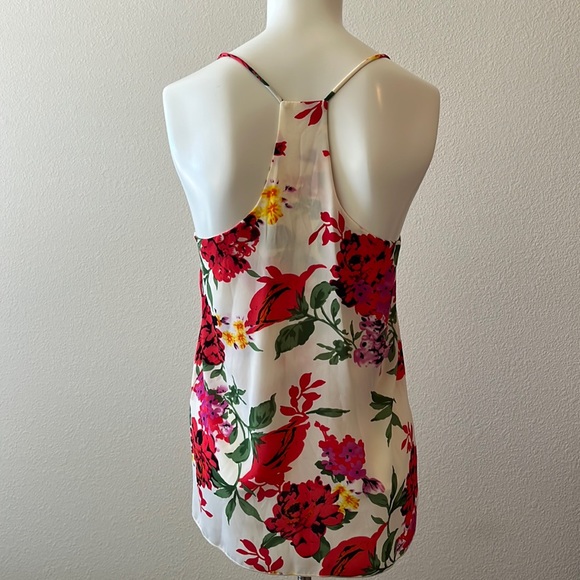 Floral print flowy camisole. - Picture 2 of 3